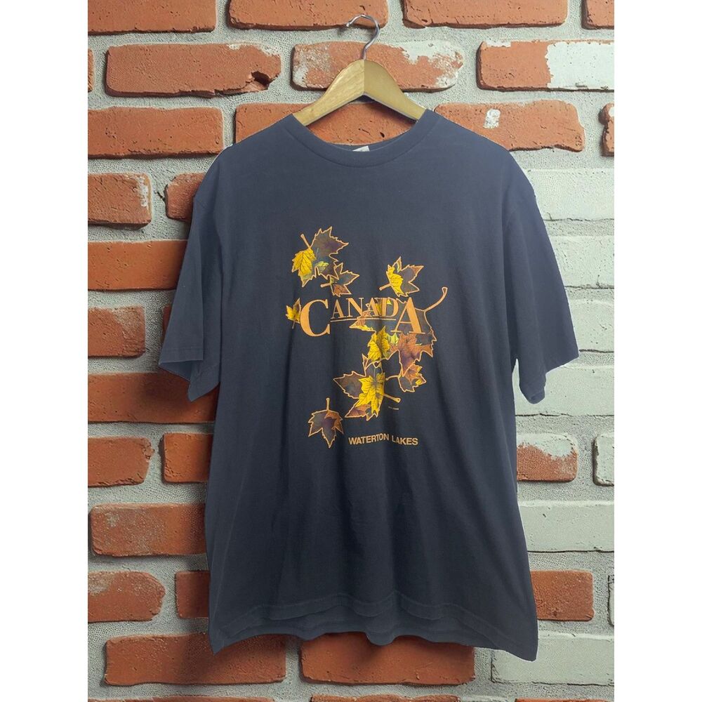 Vintage Canada Waterton Lakes Graphic T-Shirt – Made in Canada – Size L